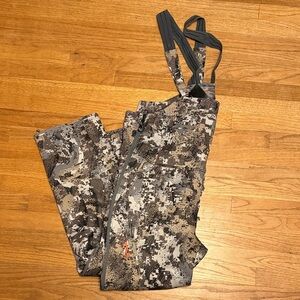 Sitka Traverse Bib Optifade Elevated